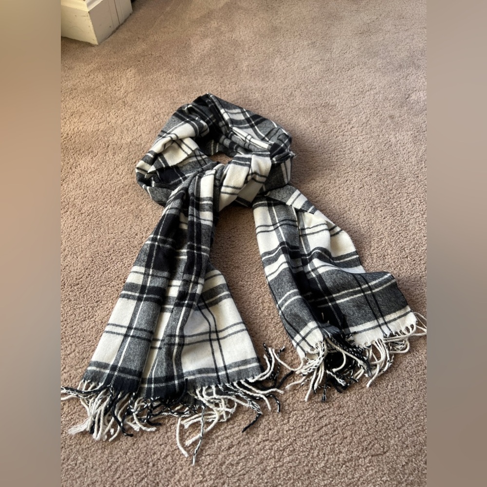 Gap plaid woven scarf